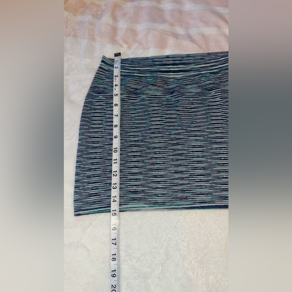 Guess by Marciano Los Angeles Striped Stretch Mini Skirt NWOT Medium - Picture 9 of 9
